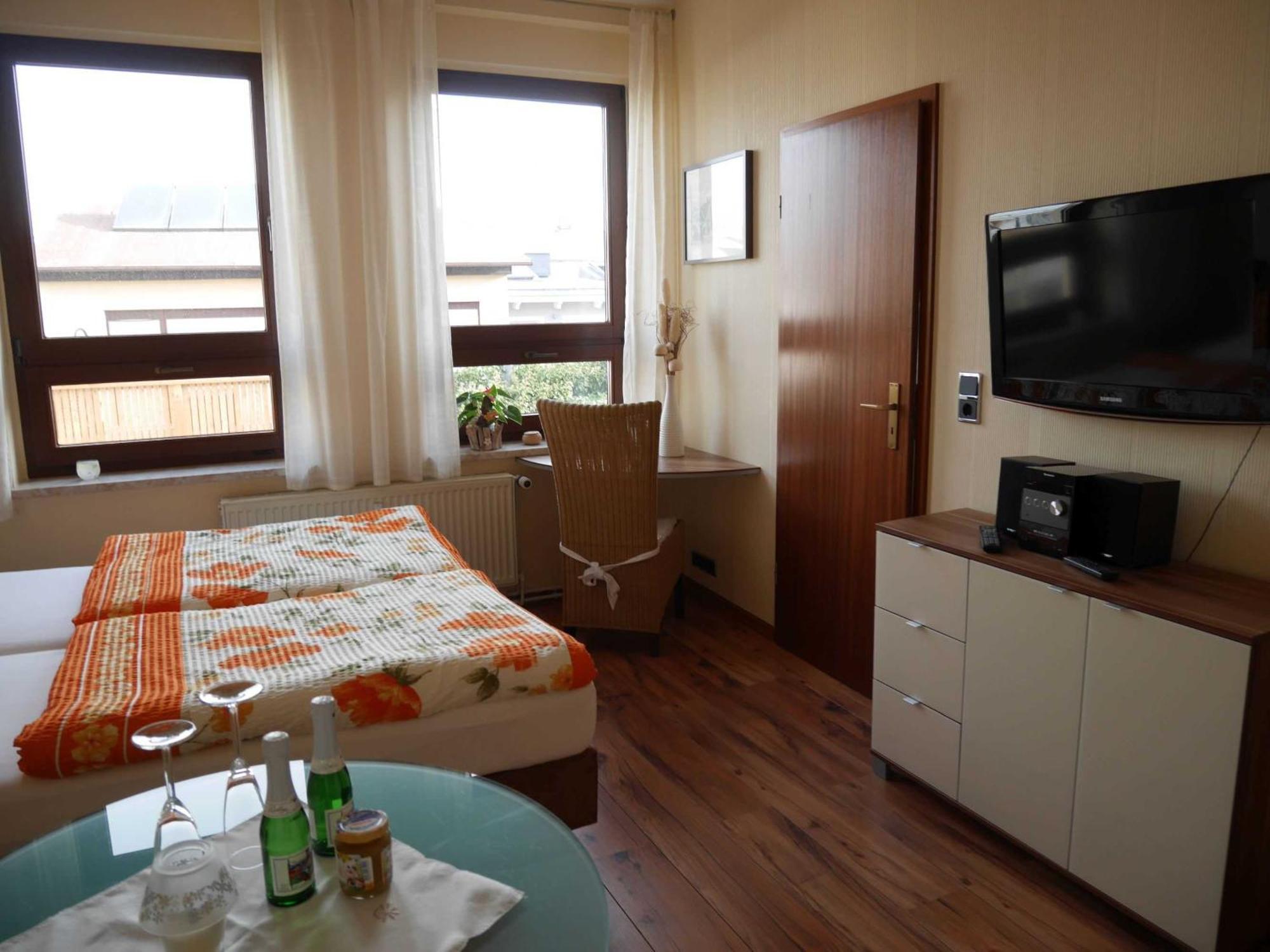 Haus _ Heike Apartment Rostock Bagian luar foto