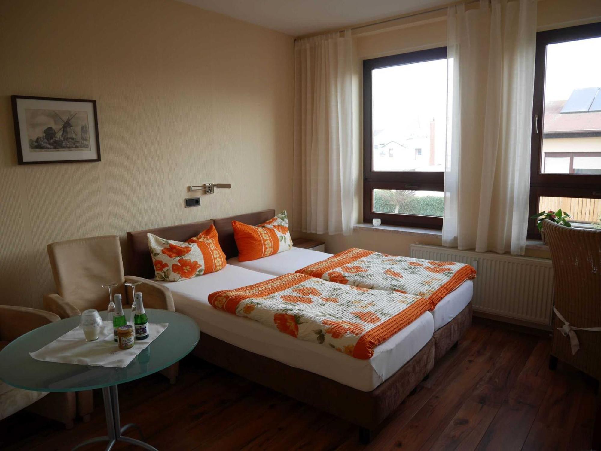 Haus _ Heike Apartment Rostock Bagian luar foto